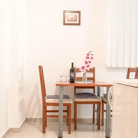 Marija, Makarska - *