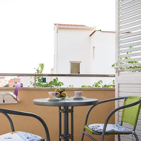 Apartment Marija, Makarska - *