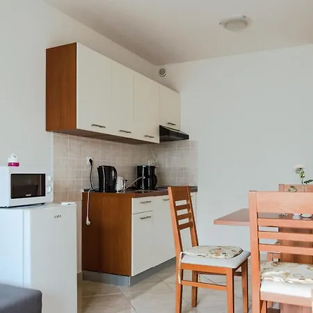 Apartment Marija, Makarska - *