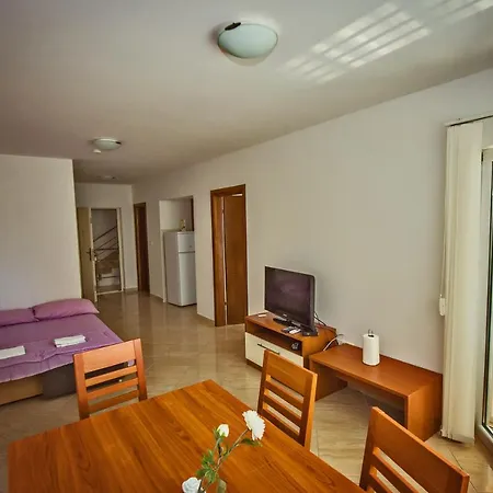 Marija, Makarska - * Promajna