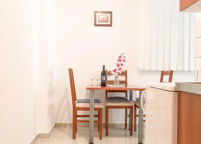 Marija, Makarska - *