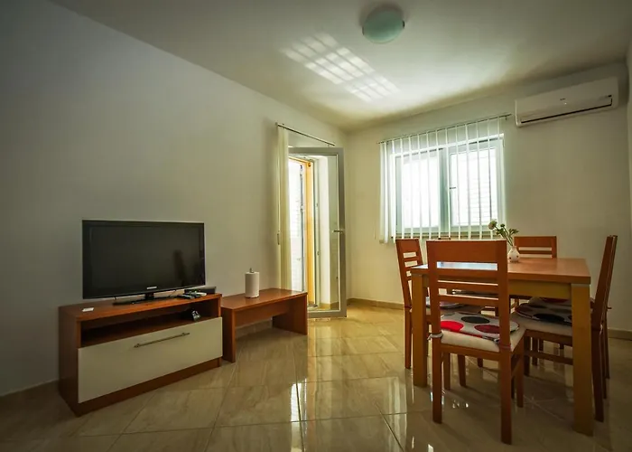Marija, Makarska - * Promajna